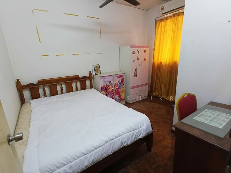 Rumah Teres untuk Dijual di Rawang (Selangor) - Darwina Shukri - Bedroom - PropertyGuru.com.my