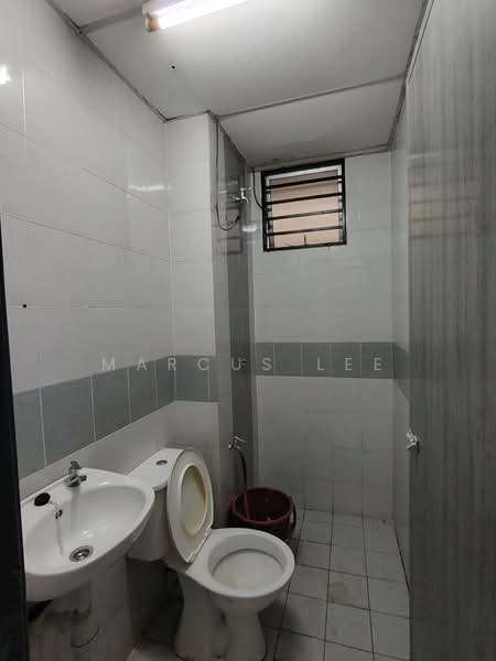 Apartment for Sale at 162 Residency - Marcus Lee - Bathroom - PropertyGuru.com.my
