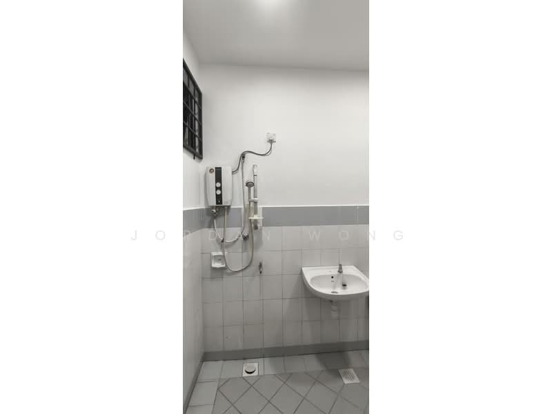 Rumah Teres 2 Tingkat untuk Disewa di Bandar Baru Permas Jaya (Permas Jaya) - Jordan Wong - Bathroom - PropertyGuru.com.my