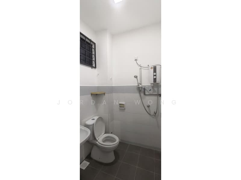 Rumah Teres 2 Tingkat untuk Disewa di Bandar Baru Permas Jaya (Permas Jaya) - Jordan Wong - Bathroom - PropertyGuru.com.my