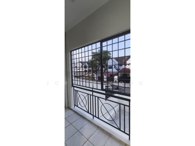 Rumah Teres 2 Tingkat untuk Disewa di Bandar Baru Permas Jaya (Permas Jaya) - Jordan Wong - Balcony - PropertyGuru.com.my