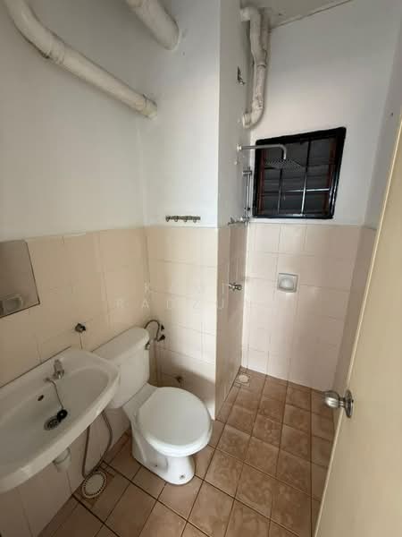 Apartment for Rent at Vista Impiana - Kamil Radzuan - Bathroom - PropertyGuru.com.my