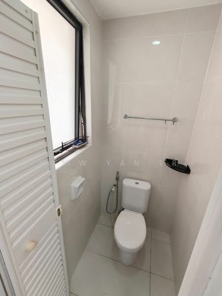 Kondominium untuk Disewa di Royal Strand @ Country Garden Danga Bay - Siow Yan Er - Bathroom - PropertyGuru.com.my