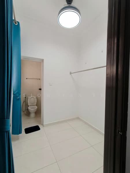 Kondominium untuk Disewa di Royal Strand @ Country Garden Danga Bay - Siow Yan Er - Bathroom - PropertyGuru.com.my