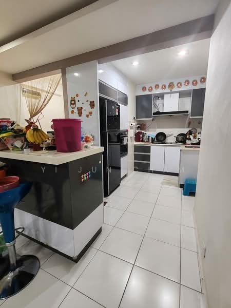 Condominium for Sale at First Residence (Residensi Unggul) - Yi Jun Cham - Kitchen - PropertyGuru.com.my