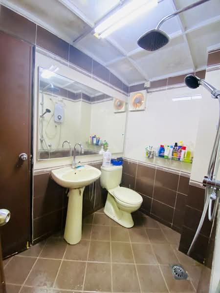 Rumah Teres 2 Tingkat untuk Dijual di Taman Tun Dr Ismail (Kuala Lumpur) - Hazwan Hilmi - Bathroom - PropertyGuru.com.my