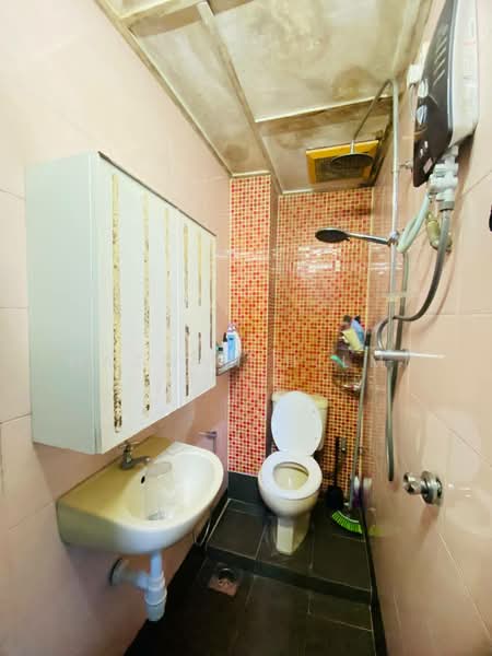 Rumah Teres 2 Tingkat untuk Dijual di Taman Tun Dr Ismail (Kuala Lumpur) - Hazwan Hilmi - Bathroom - PropertyGuru.com.my