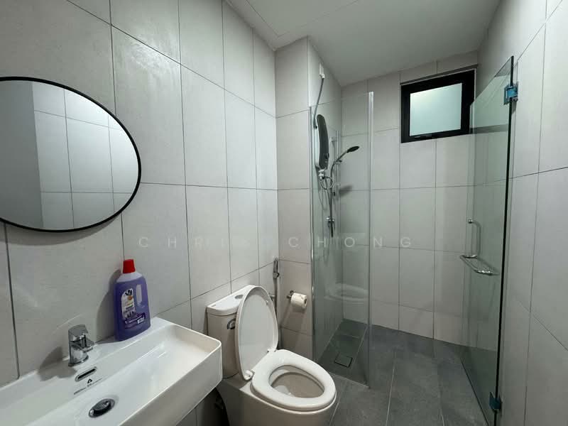 Servis Apartment untuk Disewa di Ruby Seapark - Chris Chong - Bathroom - PropertyGuru.com.my