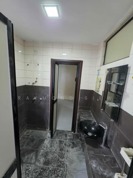 Kondominium untuk Dijual di Armanee - Raymond Siew - Bathroom - PropertyGuru.com.my