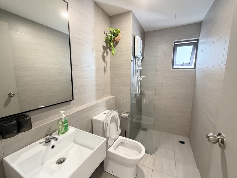 Servis Apartment untuk Disewa di Maya Bay Residences @ Gamuda Cove - Yi Xuan - Bathroom - PropertyGuru.com.my