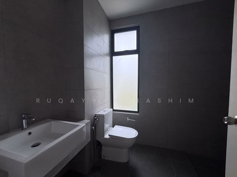 2-storey Terraced House for Rent in Dengkil (Selangor) - Ruqayyah Hashim - Bathroom - PropertyGuru.com.my
