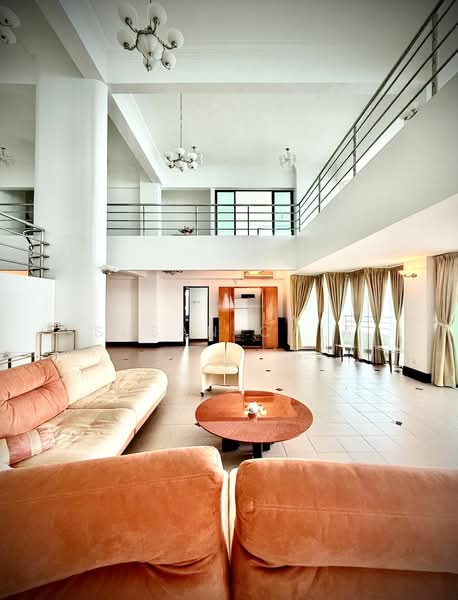 Kondominium untuk Dijual di Silverton Condominium - Susan Chia - Living Room - PropertyGuru.com.my