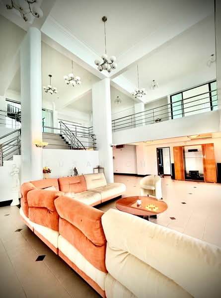 Kondominium untuk Dijual di Silverton Condominium - Susan Chia - Living Room - PropertyGuru.com.my