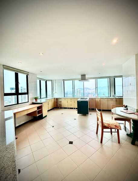 Kondominium untuk Dijual di Silverton Condominium - Susan Chia - Kitchen - PropertyGuru.com.my