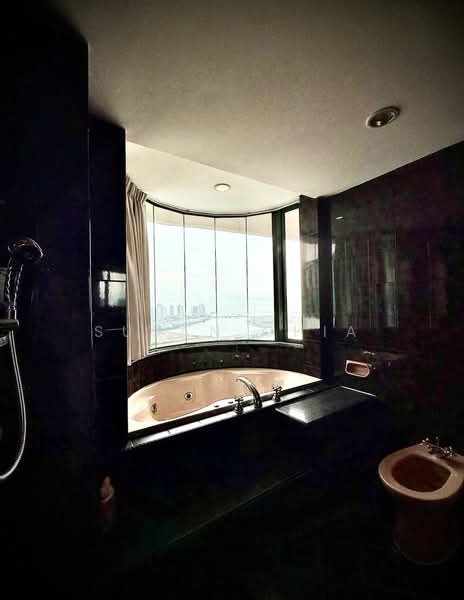 Kondominium untuk Dijual di Silverton Condominium - Susan Chia - Bathroom - PropertyGuru.com.my