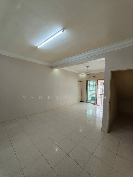2-storey Terraced House for Sale in Taman Bestari Indah (Ulu Tiram) - Venkat Desh - Living Room - PropertyGuru.com.my