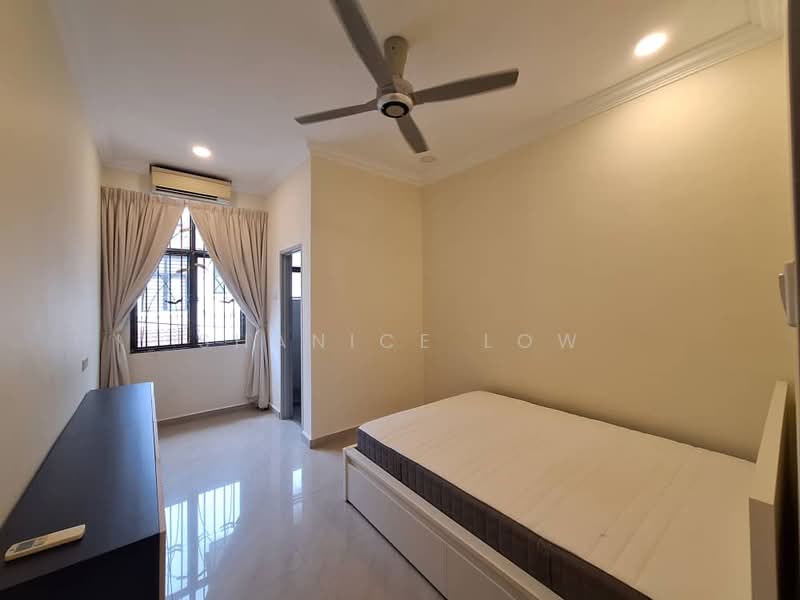 2-storey Terraced House for Sale in Bandar Puteri Puchong (Puchong) - Shanice Low - Bedroom - PropertyGuru.com.my