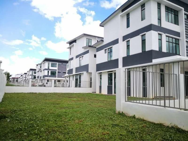 Rumah Kluster untuk Dijual di Taman Mutiara Mas (Skudai) - Sharon Ng - Exterior - PropertyGuru.com.my