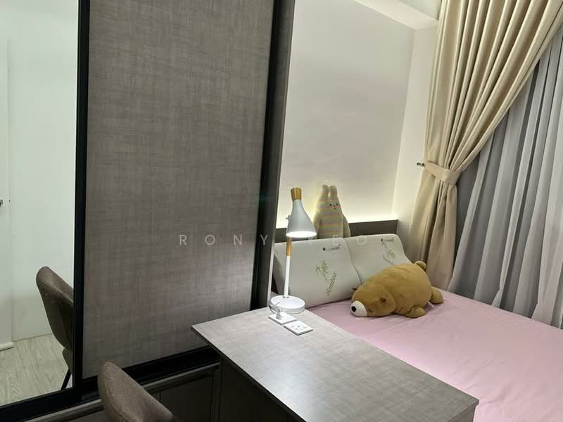 Service Residence for Sale at Serviced Residence @ Fera Residence @ The Quartz WM - Rony Yeo - Bedroom - PropertyGuru.com.my