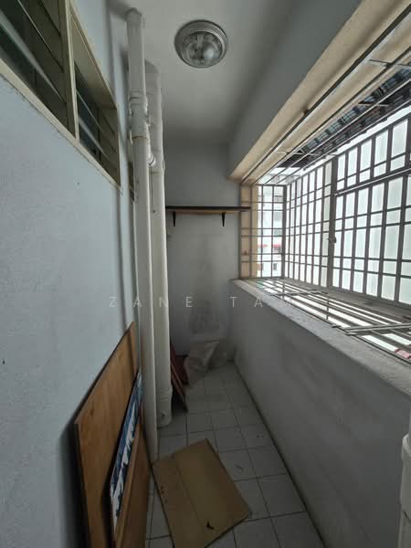Pangsapuri untuk Dijual di Taman Pekaka Block 31 - Zane Tam - Balcony - PropertyGuru.com.my