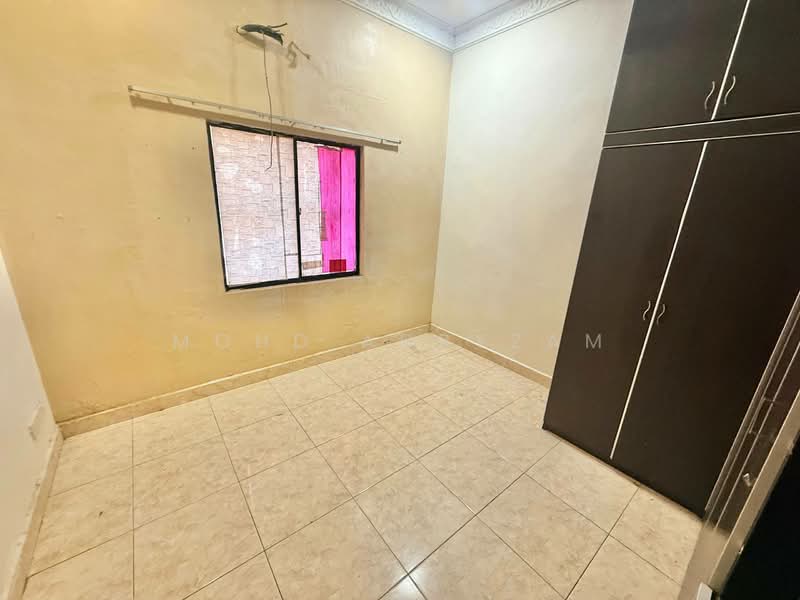 1-storey Terraced House for Sale in Kawasan 6, Taman Gembira Baru (Klang) - Mohd Adryzam - Bedroom - PropertyGuru.com.my