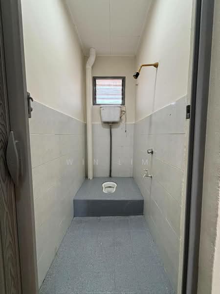 Rumah Teres 2 Tingkat untuk Dijual di Bandar Putra (Kulai) - Win Lim - Bathroom - PropertyGuru.com.my