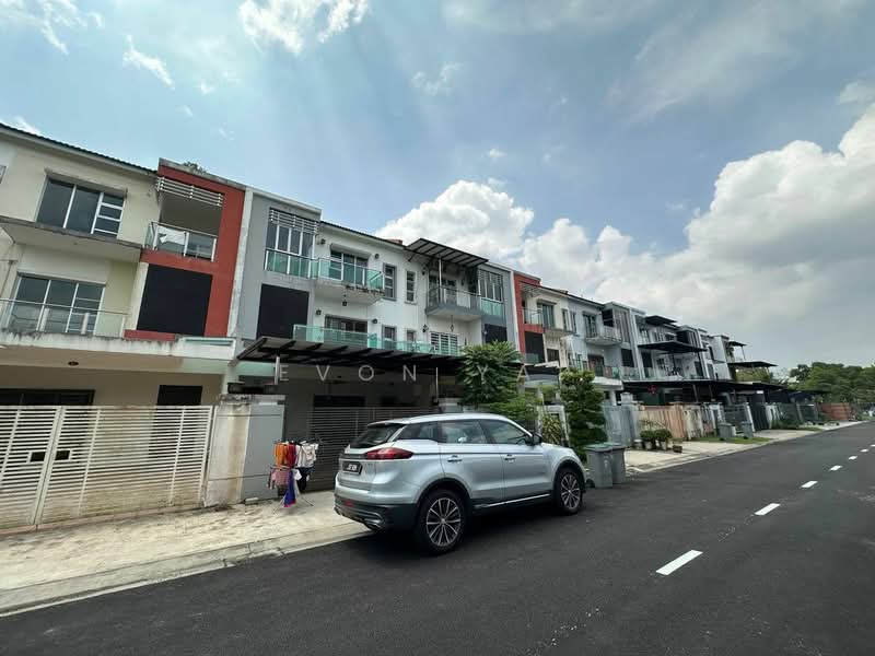 2.5-storey Terraced House for Sale in Bandar Seri Alam (Masai) - Evon Yap - Exterior - PropertyGuru.com.my