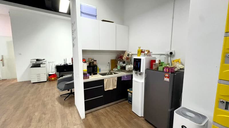 Office for Rent in KL Eco City (Kuala Lumpur) - Cris Liu - Kitchen - PropertyGuru.com.my