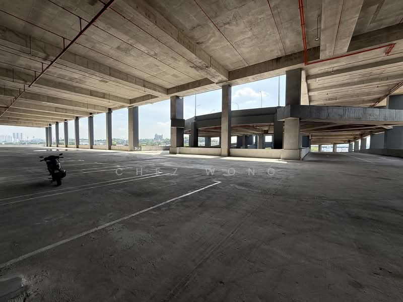 Warehouse for Rent in Seksyen 15 (Shah Alam) - Chez Wong - Car Park - PropertyGuru.com.my