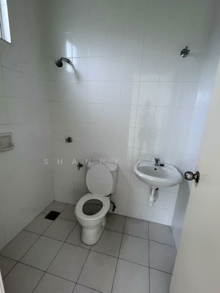 Semi-Detached House for Sale in Bandar Mahkota Cheras (Cheras) - Shanny Tan - Bathroom - PropertyGuru.com.my