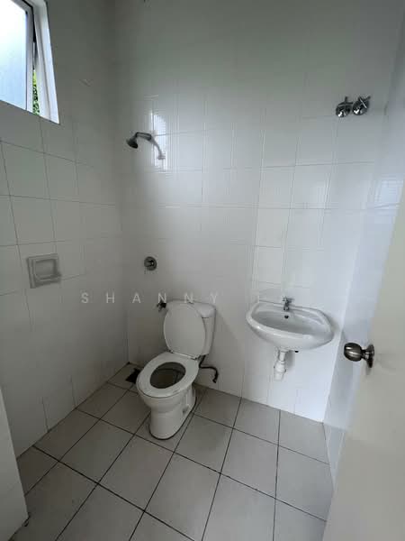 Semi-Detached House for Sale in Bandar Mahkota Cheras (Cheras) - Shanny Tan - Bathroom - PropertyGuru.com.my