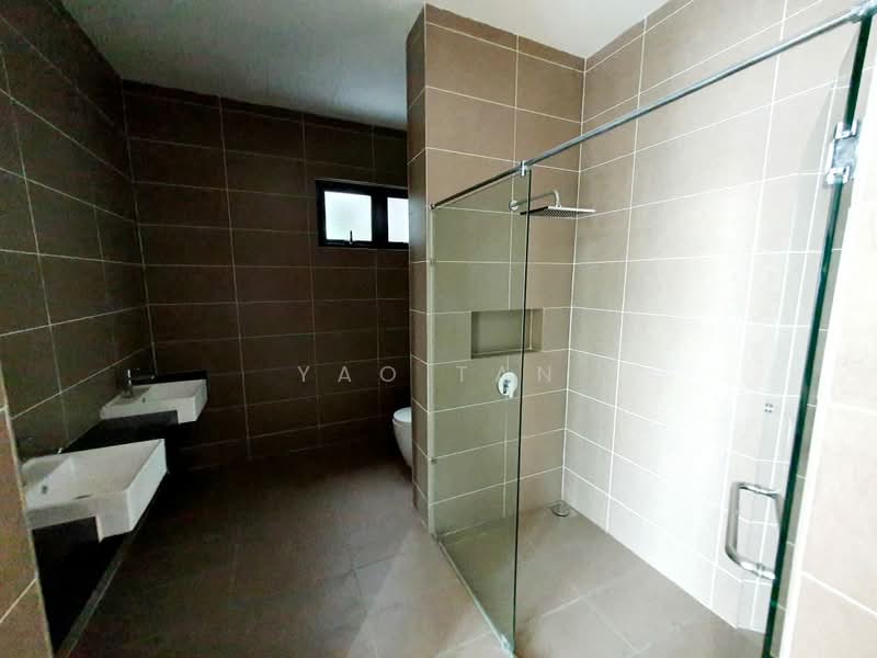 Rumah Berkembar untuk Dijual di Putra Heights (Subang Jaya) - Yao Tan - Bathroom - PropertyGuru.com.my