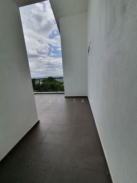 Rumah Berkembar untuk Dijual di Putra Heights (Subang Jaya) - Yao Tan - Balcony - PropertyGuru.com.my