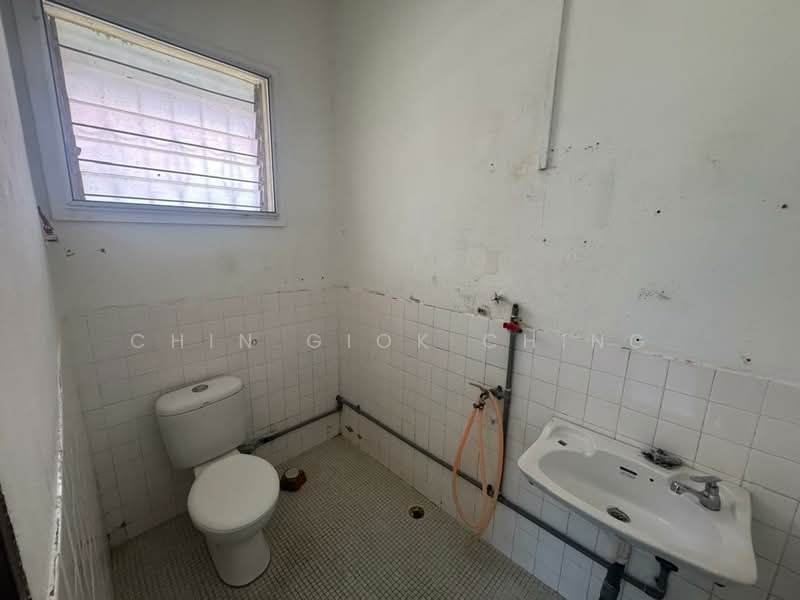 Rumah Berkembar untuk Dijual di Kota Kinabalu (Sabah) - Chin Giok Ching - Bathroom - PropertyGuru.com.my