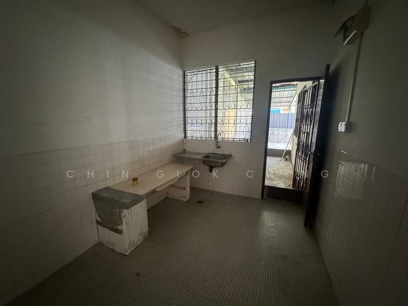Rumah Berkembar untuk Dijual di Kota Kinabalu (Sabah) - Chin Giok Ching - Kitchen - PropertyGuru.com.my