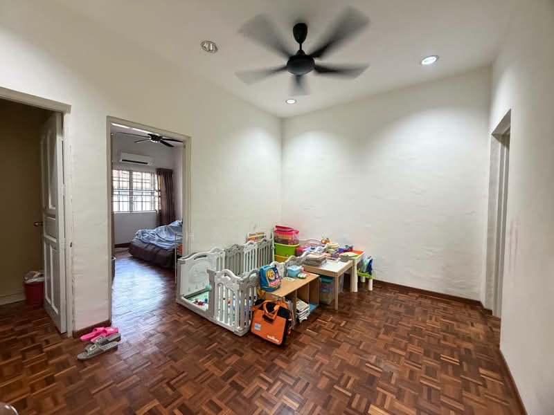 2-storey Terraced House for Sale in Taman Perling (Perling) - Sharon Ng - Bedroom - PropertyGuru.com.my