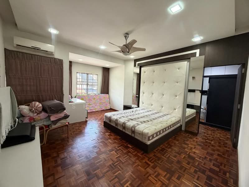 2-storey Terraced House for Sale in Taman Perling (Perling) - Sharon Ng - Bedroom - PropertyGuru.com.my