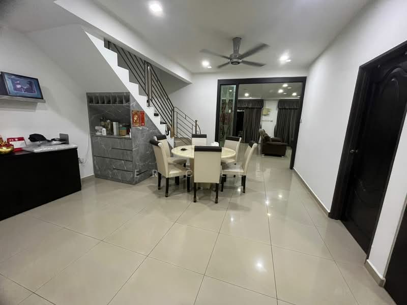 Semi-Detached House for Sale in Taman Johor (Tampoi) - Eric Lee - Interior - PropertyGuru.com.my