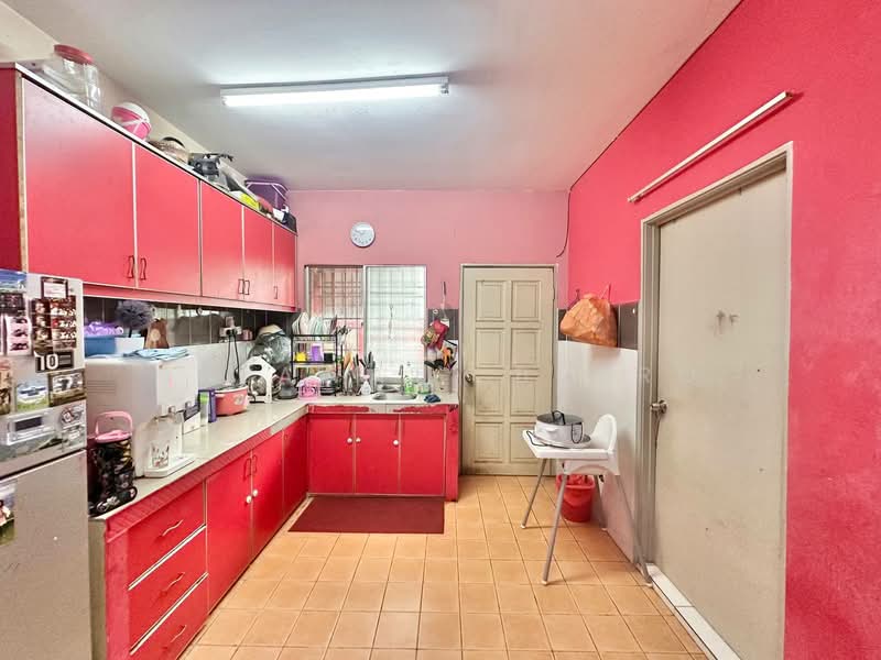 1-storey Terraced House for Sale in Kampung Rantau Panjang (Kapar) - Salawati Busro - Kitchen - PropertyGuru.com.my