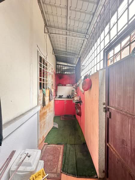 1-storey Terraced House for Sale in Kampung Rantau Panjang (Kapar) - Salawati Busro - Kitchen - PropertyGuru.com.my