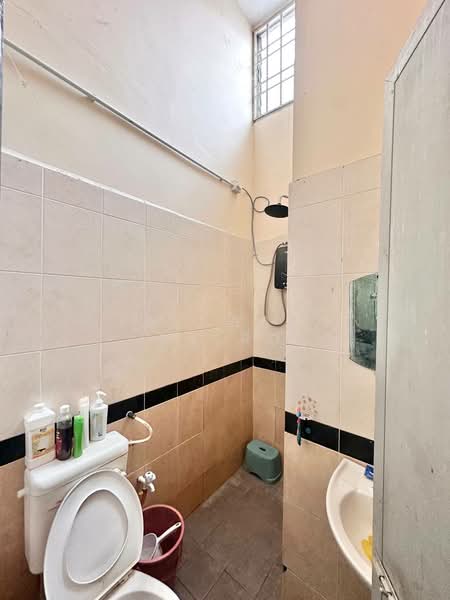 1-storey Terraced House for Sale in Kampung Rantau Panjang (Kapar) - Salawati Busro - Bathroom - PropertyGuru.com.my