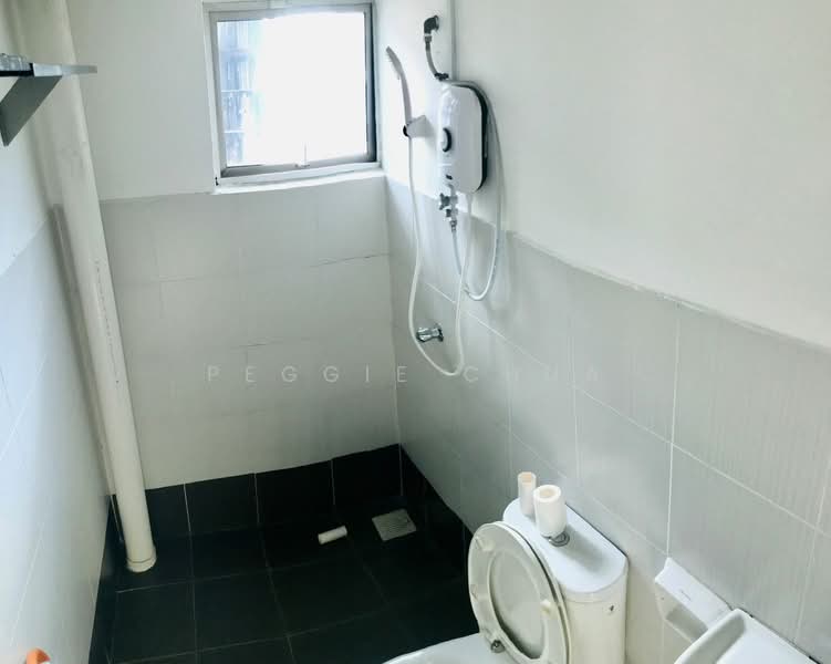 Office for Rent in Taman Molek (Johor Bahru) - Peggie Chua - Bathroom - PropertyGuru.com.my