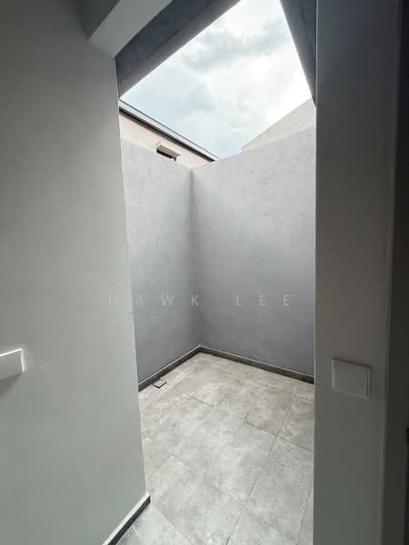 Rumah Teres 2 Tingkat untuk Dijual di Taman Bukit Serdang (Seri Kembangan) - Hawk Lee - Exterior - PropertyGuru.com.my