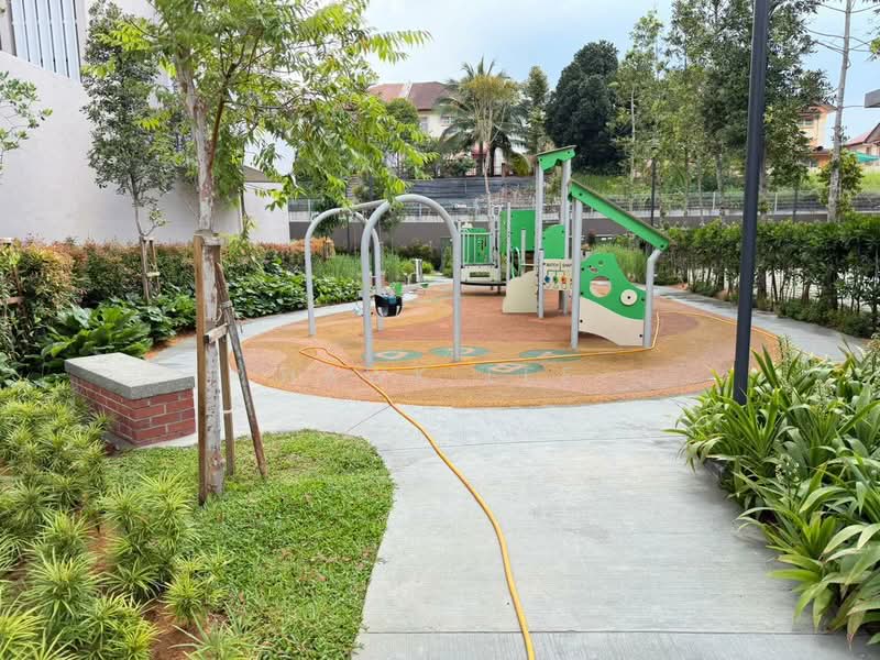 Rumah Teres 2 Tingkat untuk Dijual di Taman Bukit Serdang (Seri Kembangan) - Hawk Lee - Exterior - PropertyGuru.com.my