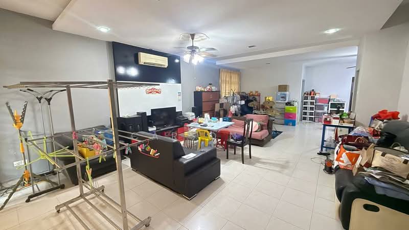 2-storey Terraced House for Sale in Taman Bestari Indah (Ulu Tiram) - Carson . - Living Room - PropertyGuru.com.my