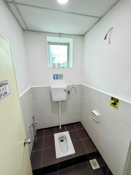Shop for Rent in Taman Molek (Johor Bahru) - Peggie Chua - Bathroom - PropertyGuru.com.my