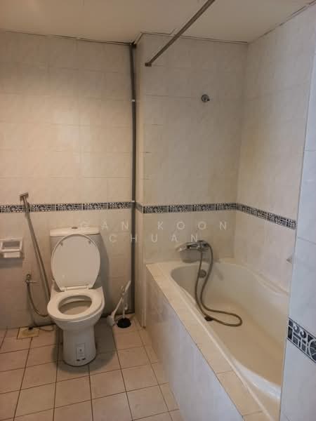 Kondominium untuk Disewa di Vista Damai - Gan Koon Chuan - Bathroom - PropertyGuru.com.my