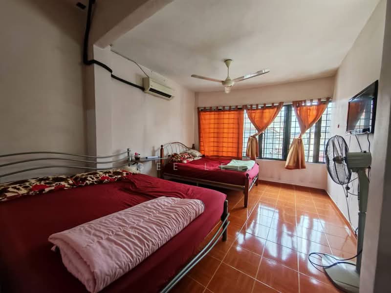 2-storey Terraced House for Sale in Taman Selayang Jaya (Selayang) - GEE Lee - Bedroom - PropertyGuru.com.my