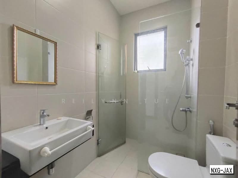 Rumah Berkembar untuk Dijual di Setia Eco Park (Setia Alam) - Reilynn Tue - Bathroom - PropertyGuru.com.my