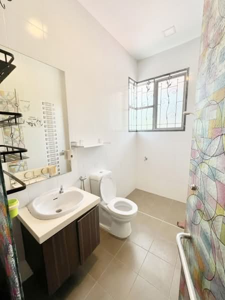 Rumah Kluster untuk Dijual di Taman Adda Heights (Tebrau) - Yik Tat - Bathroom - PropertyGuru.com.my